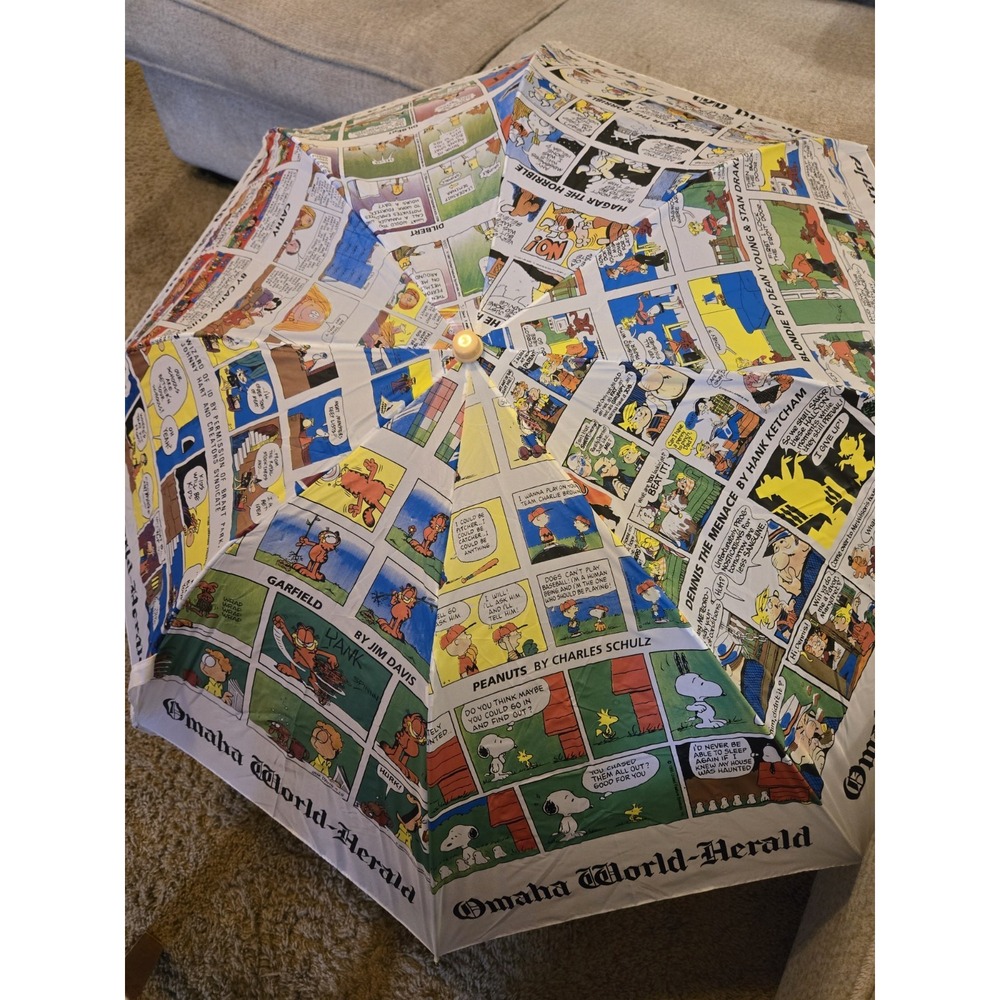 NWT Vintage Omaha World Herald Collapsible 1980's Cartoon Print Umbrella Wood